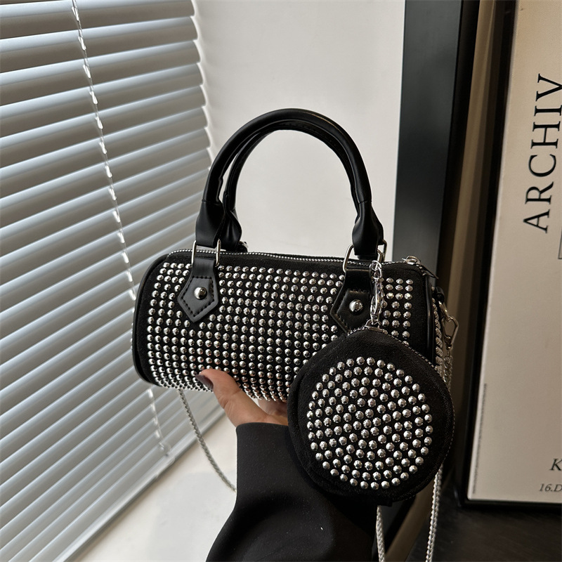 Trendy handbag for women 2025 New style with diamonds, simple and versatile, fashionable hand-held pillow, single-shoulder crossbody bag full figure