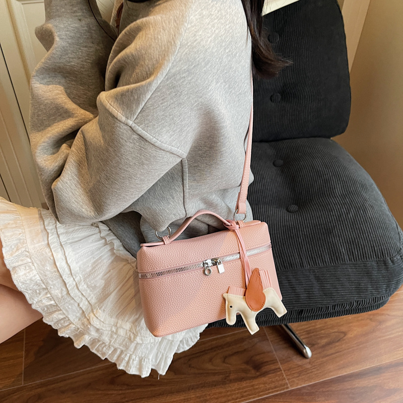 Cross-border women's bag with lychee pattern, 2025 new trendy and fashionable single-shoulder bag, stylish crossbody bag, versatile small square bag Specification drawing