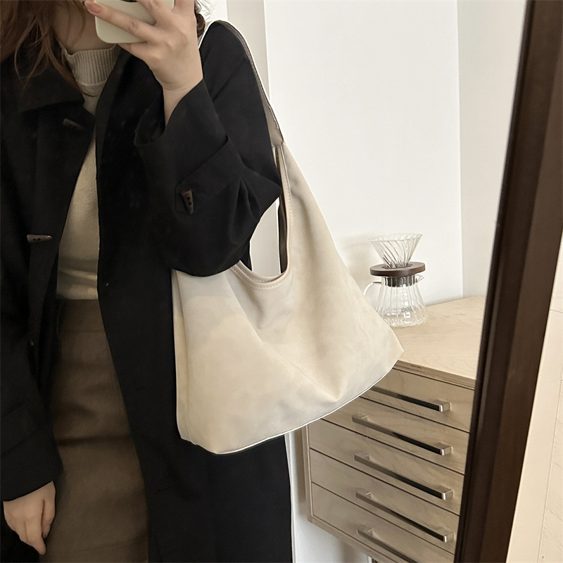 Frosted retro bag for women, large capacity 2024 new autumn and winter versatile single-shoulder bag. Bucket bags are popular this year details Picture