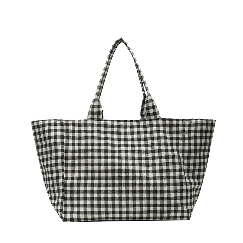 This year, large-capacity checkered canvas tote bags are in vogue. They are summer Instagram fashionable, artistic and laid-back single-shoulder shopping bags Item Picture