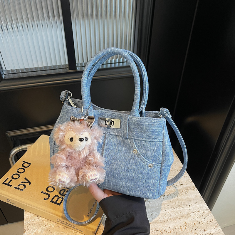 Retro and versatile denim handbag for women, 2024 new niche design, unique crossbody bag, high-end platinum bag details Picture