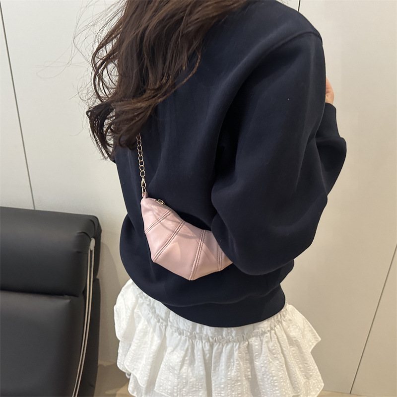 Spring 2025 new niche design, casual, simple, retro, fashionable and trendy women's single-shoulder crossbody bag Specification drawing