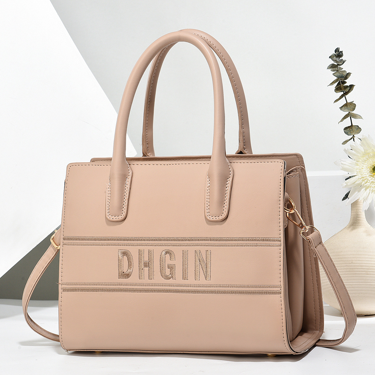 2024 New style of foreign trade handbag, single-shoulder bag for women, stylish, casual, large-capacity, embroidered bag for commuting and working ladies full figure
