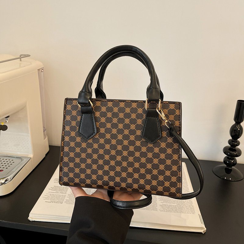 2024 New retro, stylish, casual and simple checkered, fashionable single-shoulder, crossbody and hand-carry small square bag for women full figure
