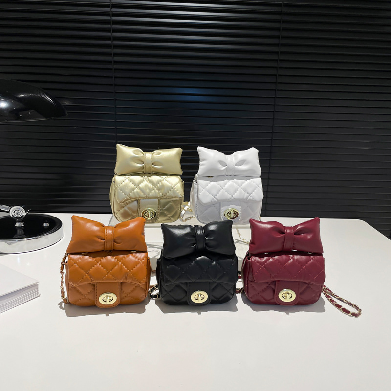 "Elegant Women's Bag 2025 New Style Sweet and high-end princess Bag Solid color simple chain Mini bag single-shoulder crossbody bag for women. Application Scenario