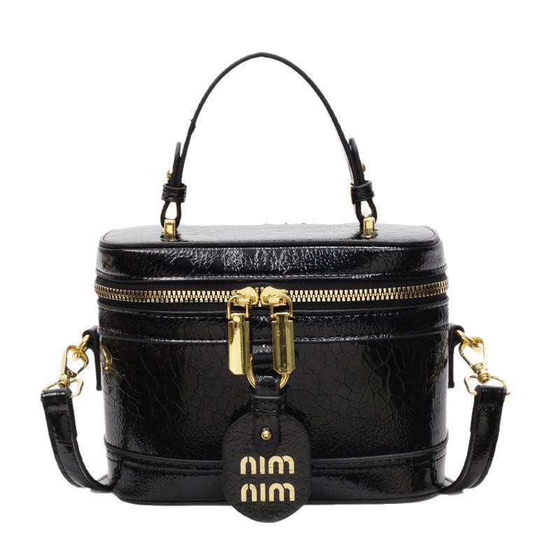 The 2025 new high-end, stylish and trendy hand-held box bag is a versatile and popular commuter single-shoulder crossbody bag for women Item Picture