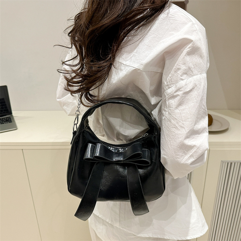 Dumpling Bag Women's 2025 New Style Trendy and fashionable bow, high-end hand-held bag, single-shoulder crossbody chain bag details Picture