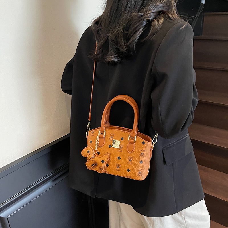 High-end handbag for women, 2025 New style bear print fashionable shoulder bag, light luxury, versatile and trendy crossbody bag Specification drawing