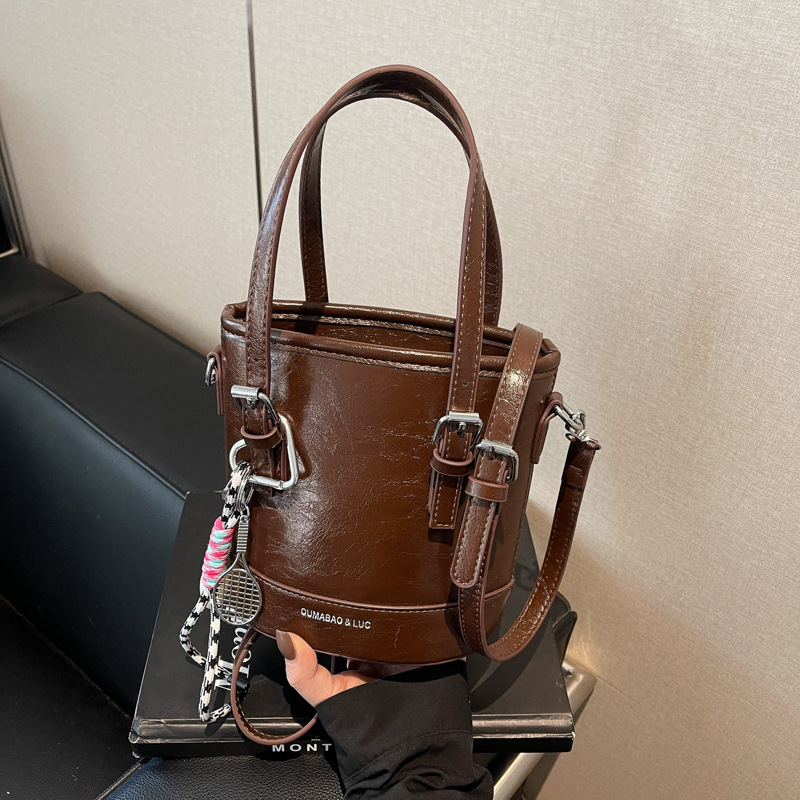 This year, there is a trend of niche, high-end, simple bucket bags for work, trendy, versatile and fashionable single-shoulder crossbody bags details Picture