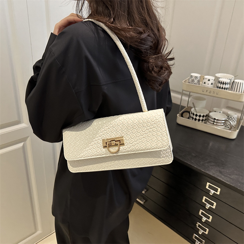 French niche design baguette bag for women, new spring/Summer 2025, fashionable and versatile underarm bag, high-end shoulder bag Specification drawing