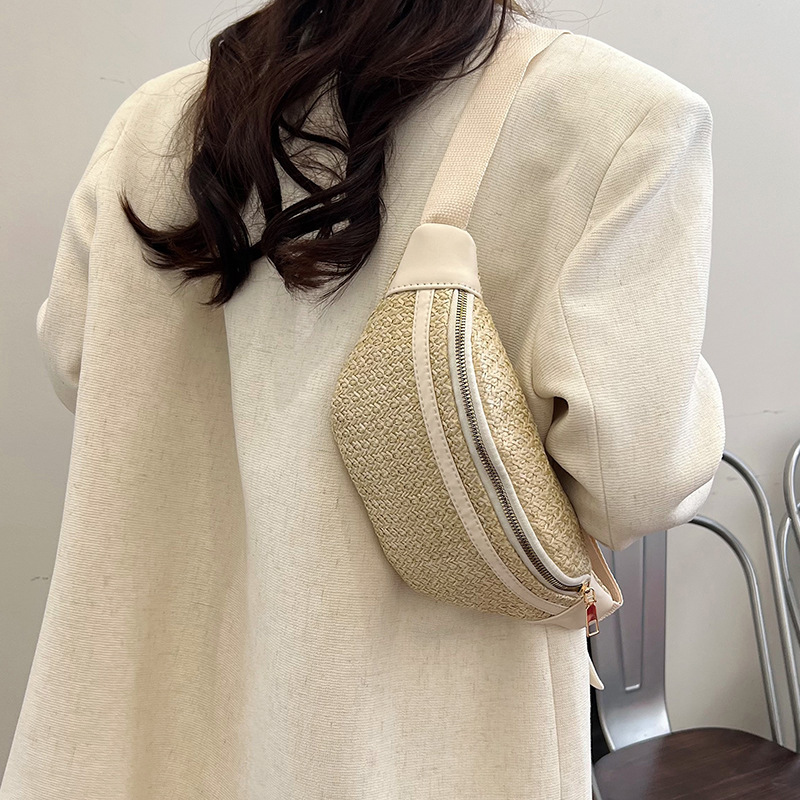 This year, there is a trend of weaving color-blocking and patchwork small bags for women in the summer of 2024. These are trendy and personalized straw-woven crossbody bags Specification drawing