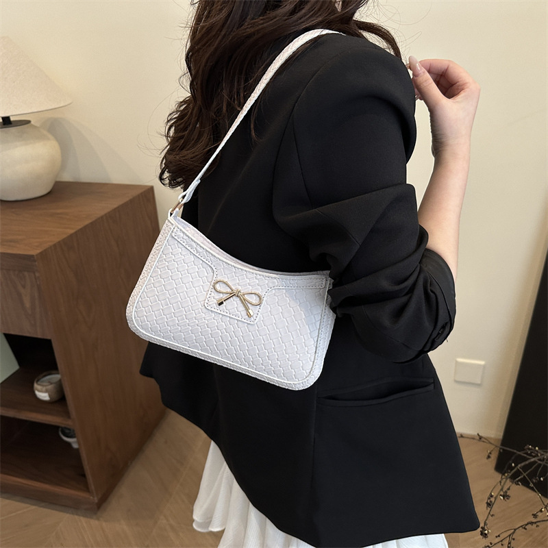 Elegant Lady 2025 Summer Retro new solid color bow fashionable casual commuting single-shoulder armpit small square bag details Picture