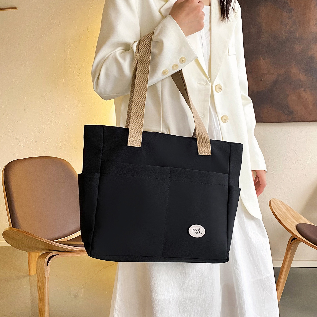 Large-capacity work commuting bag, new autumn and winter single-shoulder hand-held canvas bag, fashionable and versatile, single-shoulder crossbody bag for women Specification drawing