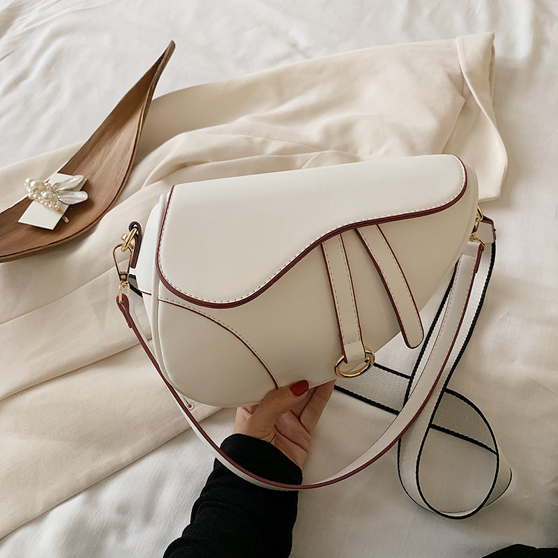 Cross-border women's 2024 autumn new single-shoulder bag, texture, niche design, crossbody bag, versatile saddle bag wholesale full figure