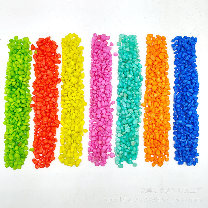 Wholesale of five-color stones, colored pebbles, children's entertainment fish tanks, landscaping dyed pebbles, colored pebbles and pebbles in stock details Picture
