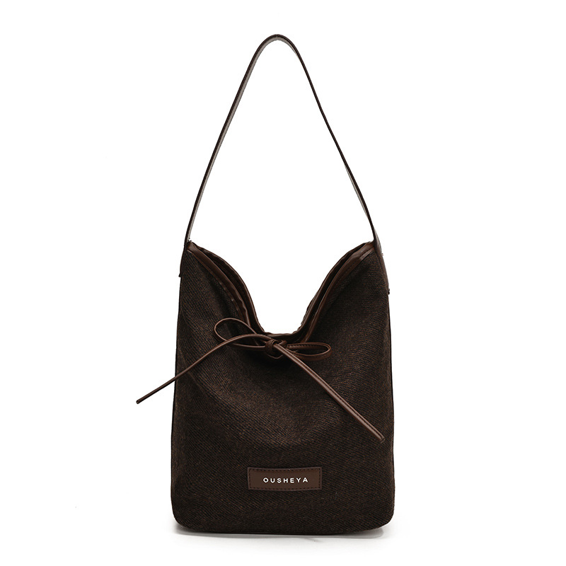 Fashionable and casual large-capacity bucket bag for women 2024 new style, single-shoulder bag for work and commuting, high-end and versatile underarm bag Item Picture