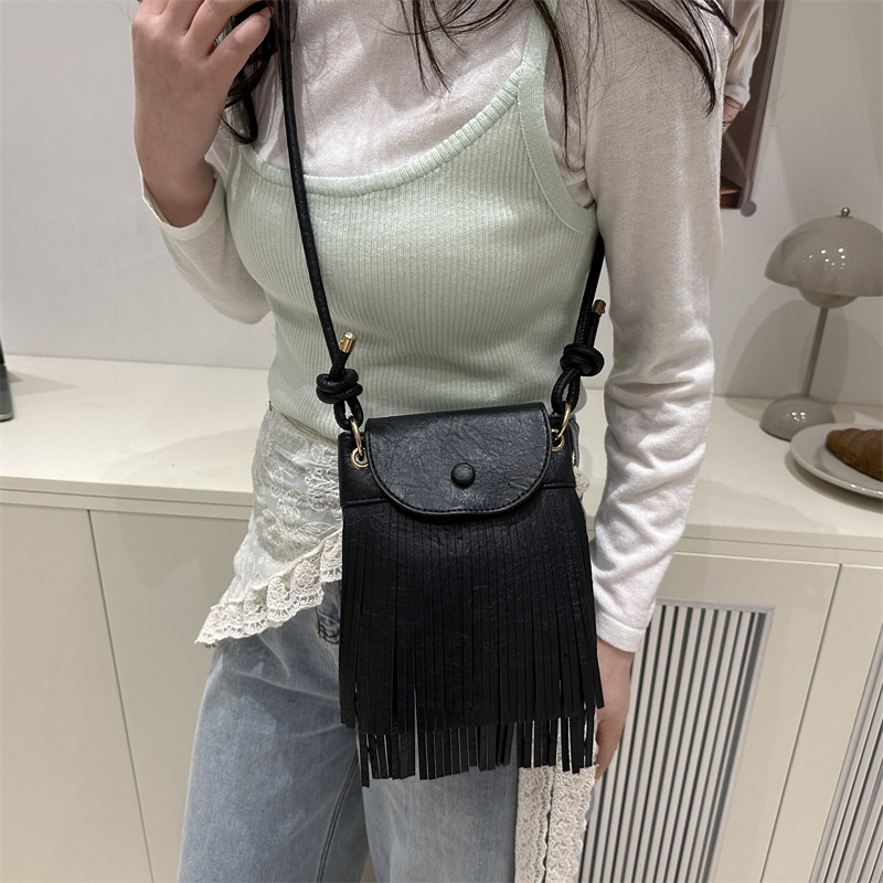 Cross-border new niche American retro fringed mobile phone bag, women's single-shoulder crossbody small square bag, Hong Kong-style bag Specification drawing