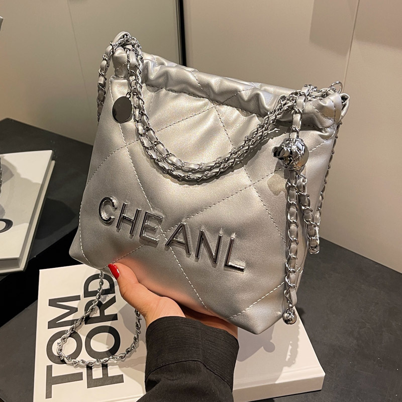 Cross-border Xiangfeng diamond-shaped chain bag for women 2025 New style, trendy and fashionable texture tote bag, large capacity bucket bag full figure