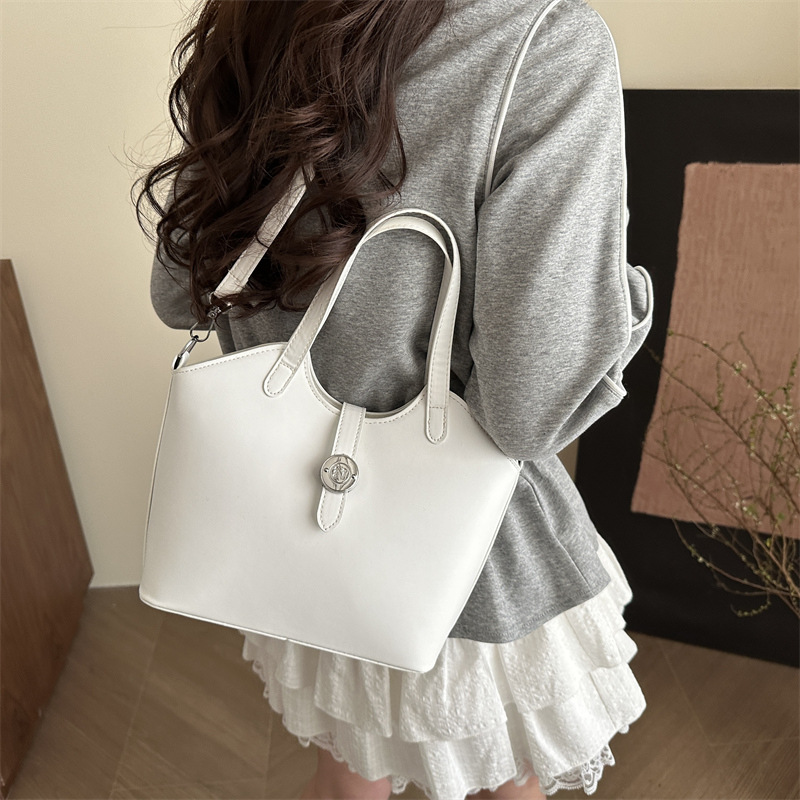 A retro and niche design basket handbag for women, a new simple silk scarf commuting large-capacity single-shoulder crossbody bag details Picture