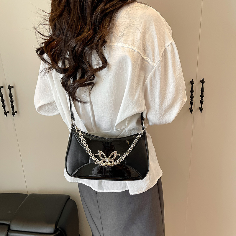 In 2025, a new niche design bag for women, a fashionable and high-quality single-shoulder underarm bag, a popular summer commuter silver crossbody bag Specification drawing