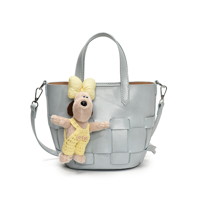 Korean-style elegant hand-held bucket bag, feminine texture and individuality, woven vegetable basket crossbody bag, fashionable and stylish single-shoulder bag Item Picture