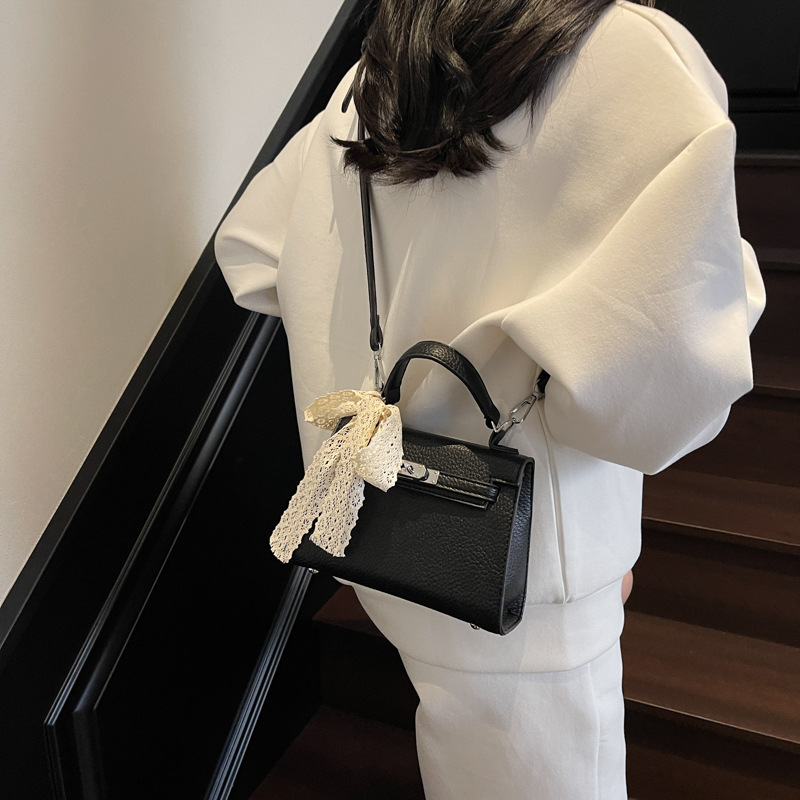 Cross-border lychee patterned soft leather hand-carried Kelly bag for women 2025 new style, elegant and versatile, single-shoulder crossbody small square bag details Picture