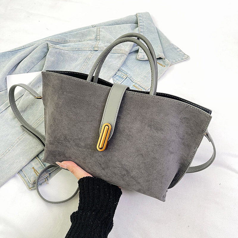 Large-capacity handbag for women 2025 cross-border new retro matte commuter crossbody bag, fashionable mother and child tote bag full figure