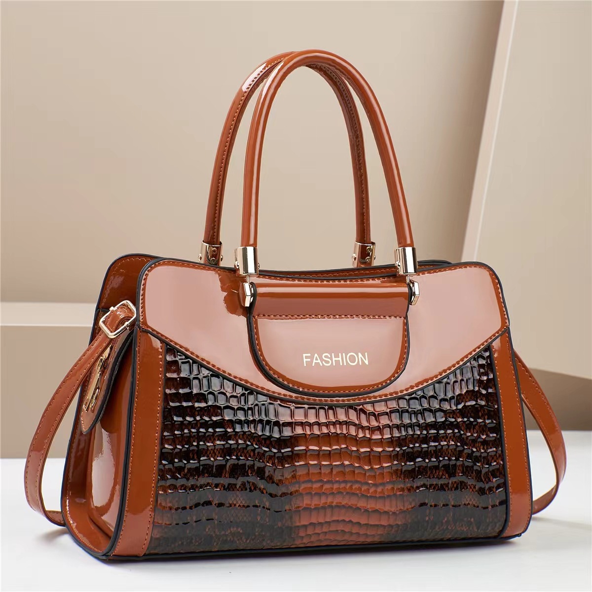 New trendy and versatile shiny leather crocodile pattern single-shoulder handbag for middle-aged women, large-capacity fashionable commuting crossbody bag Specification drawing