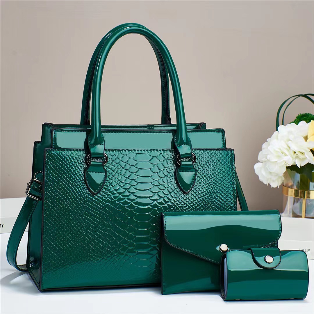 Wholesale of the 2023 new style fashionable multi-piece set of European and American crocodile-patterned single-shoulder crossbody handbags, a bestseller in foreign trade full figure
