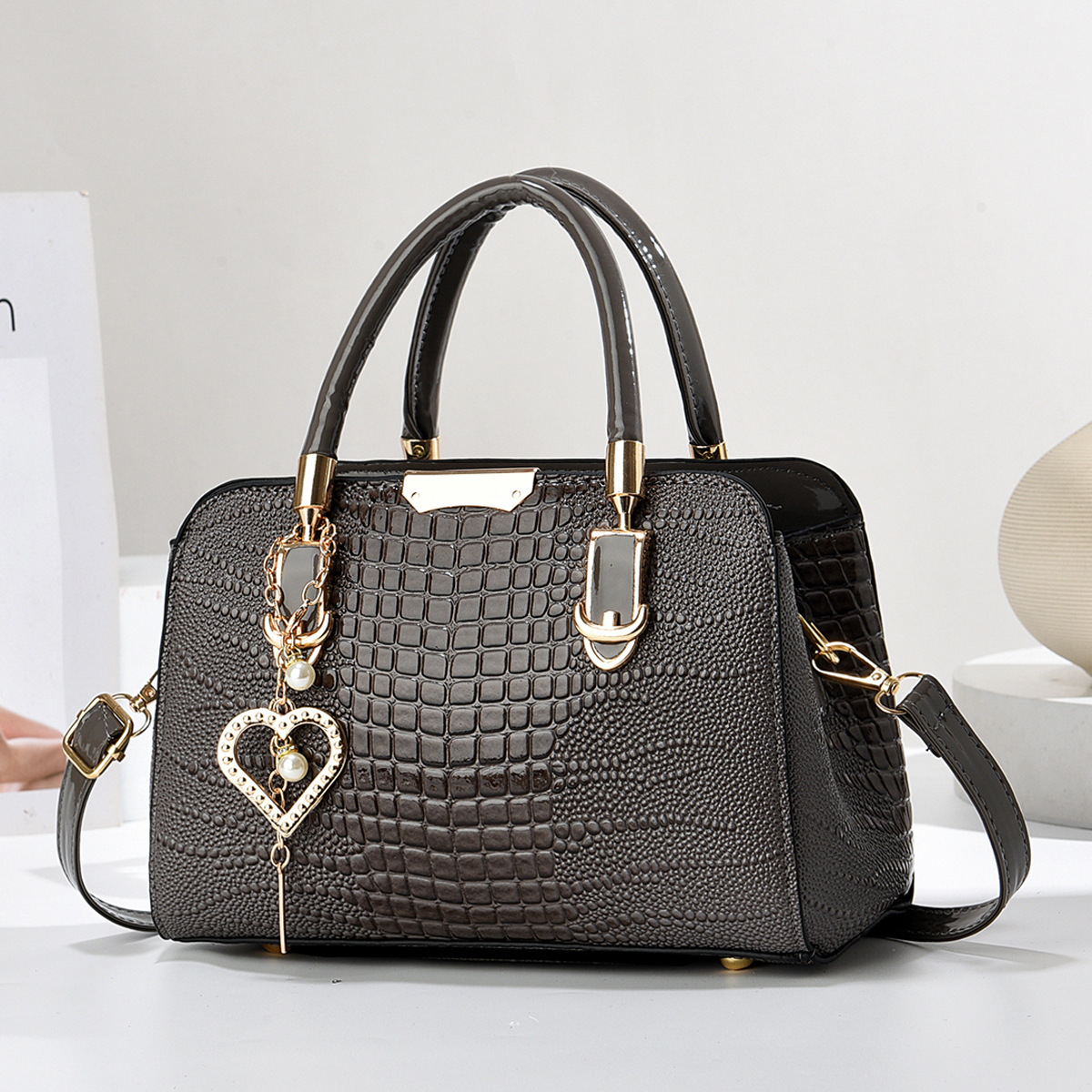 Crocodile pattern crossbody bag for women 2024 New style fashionable mom bag for spring and summer women's fashionable single-shoulder crossbody bag Specification drawing