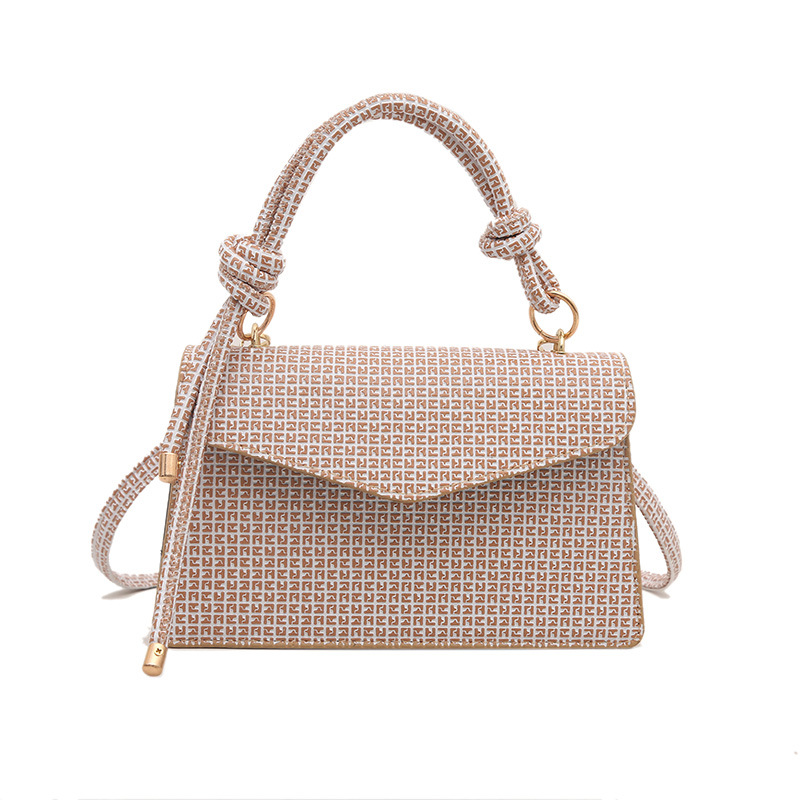 This high-end and stylish handbag is a new Spring/Summer 2025 fashion and versatile ins single-shoulder crossbody small square bag for women Item Picture