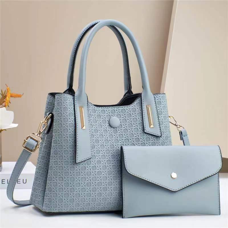 The 2024 new style of embossed women's handbag for foreign trade is simple, elegant, fashionable and stylish. It is a single-shoulder crossbody women's bun mother bag Application Scenario