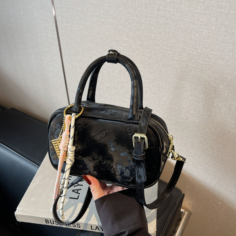 Handbag, commuter crossbody bag, women's bag, casual bag, 2025 new trendy INS single-shoulder bag, stylish and stylish bag details Picture