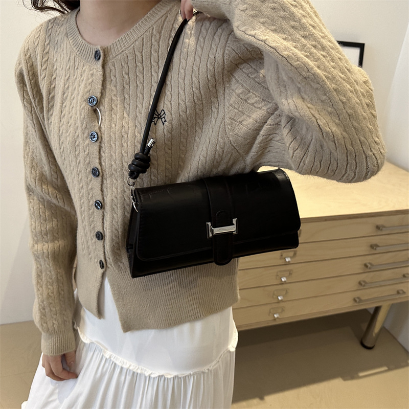 Korean InS-style single-shoulder underarm bag for women 2024 winter, new crocodile pattern texture crossbody bag Xiaofang Specification drawing