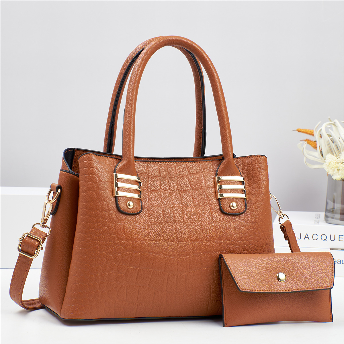 A grand and versatile 2024 new style of manufacturer's export fashion handbag, a best-selling women's bag, summer single-shoulder crossbody bag full figure