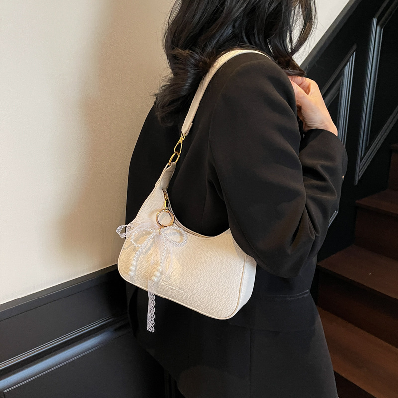 The 2025 new stylish solid color simple underarm bag for women, Korean style, trendy and versatile crossbody bag, fashionable and light luxury single-shoulder bag Specification drawing