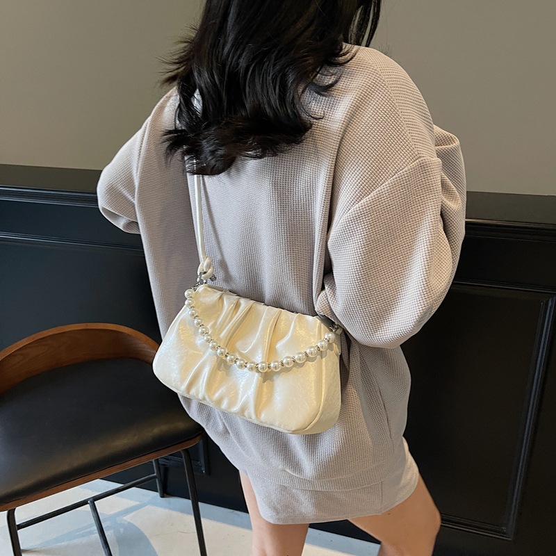 The 2025 new spring/Summer beaded pleated underarm bag for women is fashionable, stylish and light luxury single-shoulder bag, versatile and trendy crossbody bag Specification drawing