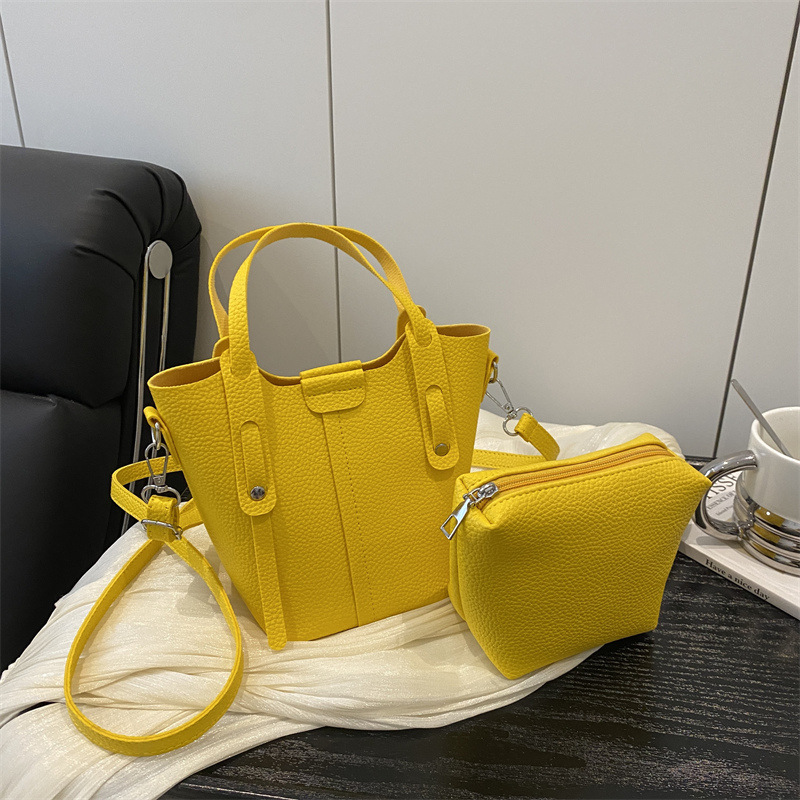Crossbody bag, cross-border fashion mother and child handbag 2025, large capacity, quality, versatile for commuting, bucket single-shoulder bag full figure