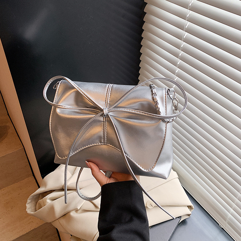 Balley-style women's bag 2025 new style, fashionable and versatile shoulder bag, high-end silver chain crossbody bag full figure