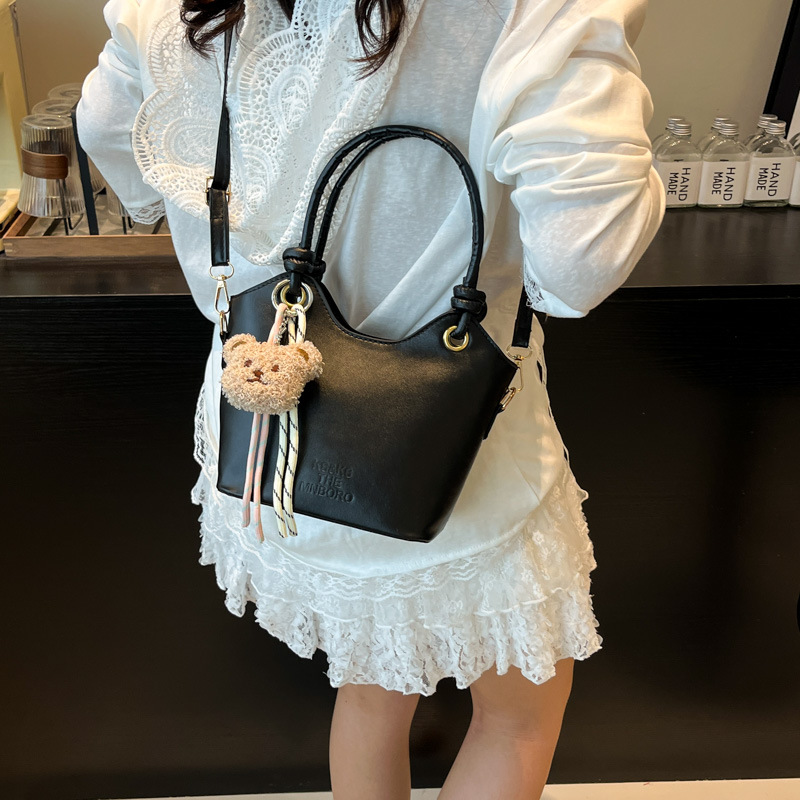 This year, small bags are in vogue. They are versatile for women's spring and summer. In 2025, there are new fashionable crossbody bags and casual hand-held bucket bags details Picture