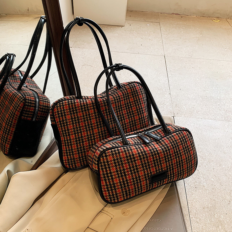 Stylish large-capacity single-shoulder bag, 2024 new style trendy INS simple checkered bag, fashionable casual bag, elegant women's bag Specification drawing