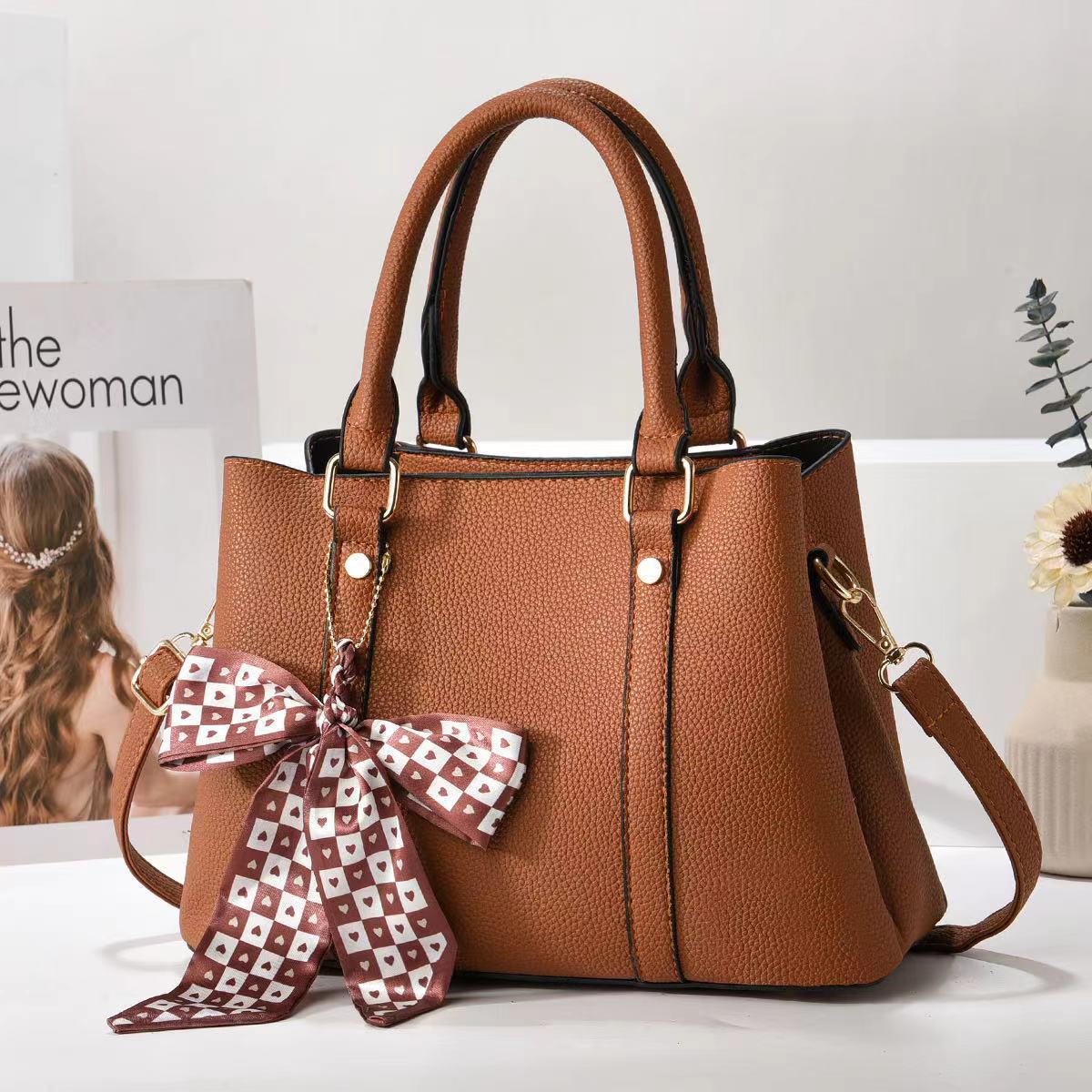 The manufacturer's export bag for women's 2024 new style handbag, single-shoulder crossbody bag, women's fashionable handbag, Korean style texture full figure