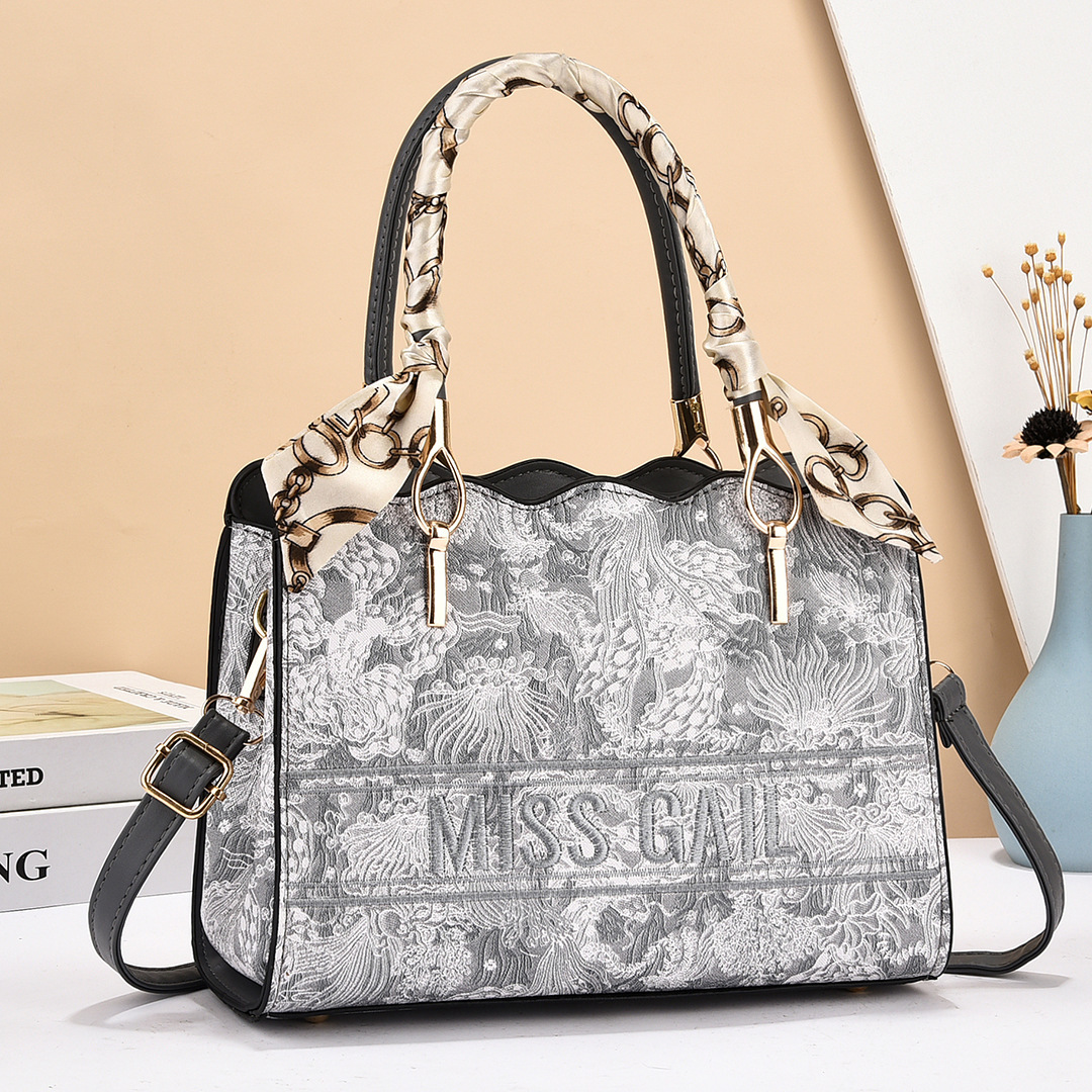Chao Mama Bag, large-capacity single-shoulder versatile crossbody bag, handbag, high-end and fashionable, manufacturer's bag, grand 2023 details Picture