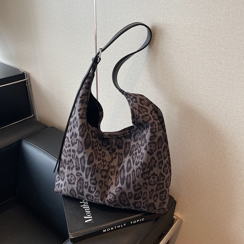 Retro and fashionable leopard print tote bag for women, Korean style trendy casual large-capacity single-shoulder bag, 2024 new versatile women's bag Specification drawing