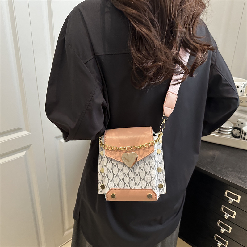 Cross-border 2025 New quality mobile phone bag, commuting fashion single-shoulder bag, trendy and versatile crossbody women's bag details Picture