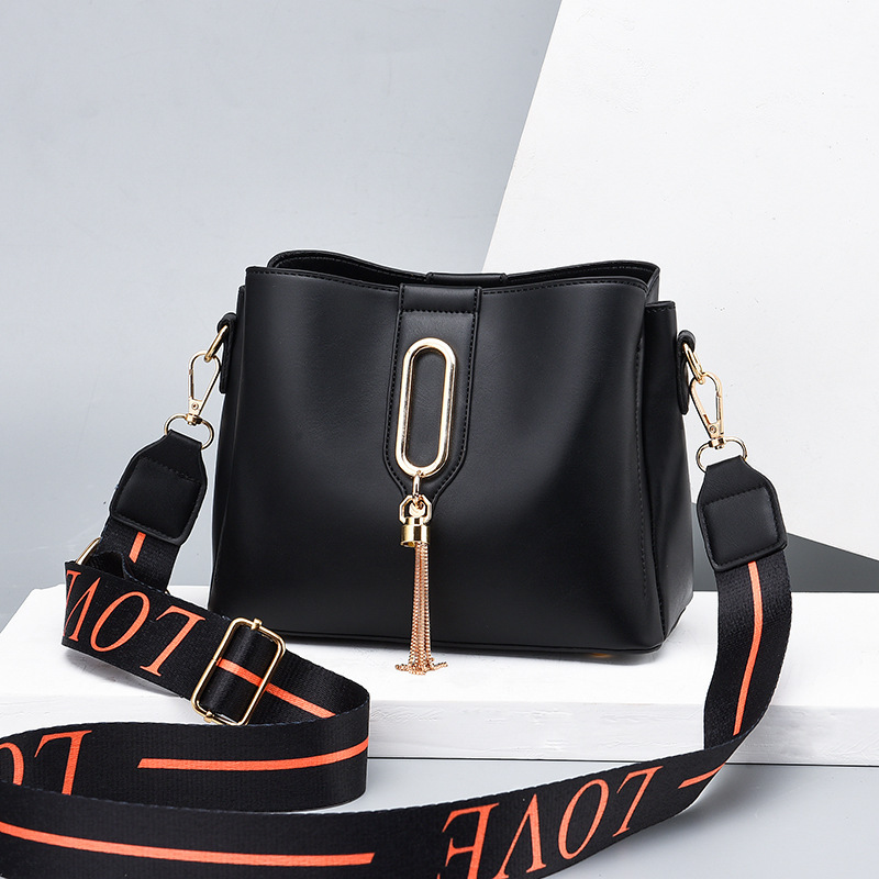 2022 New Korean fashion women's bag, single-shoulder crossbody bag, versatile, pure trendy color casual handbag full figure