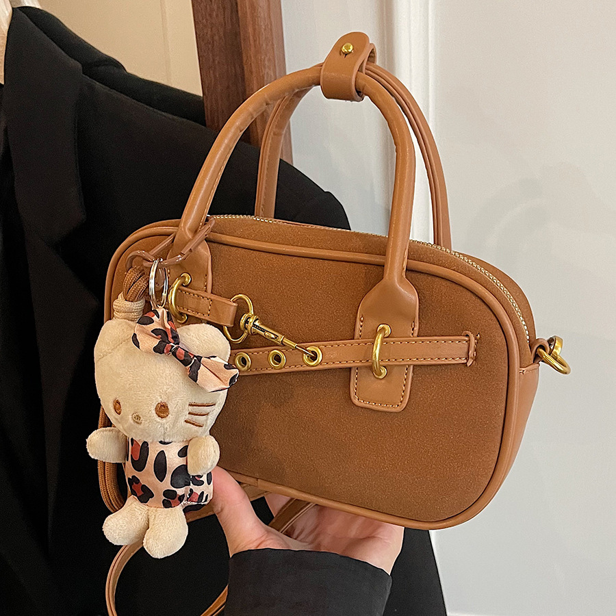 A high-end, simple and retro handbag for women, a new 2024 trendy and fashionable casual single-shoulder bowling bag for commuting full figure