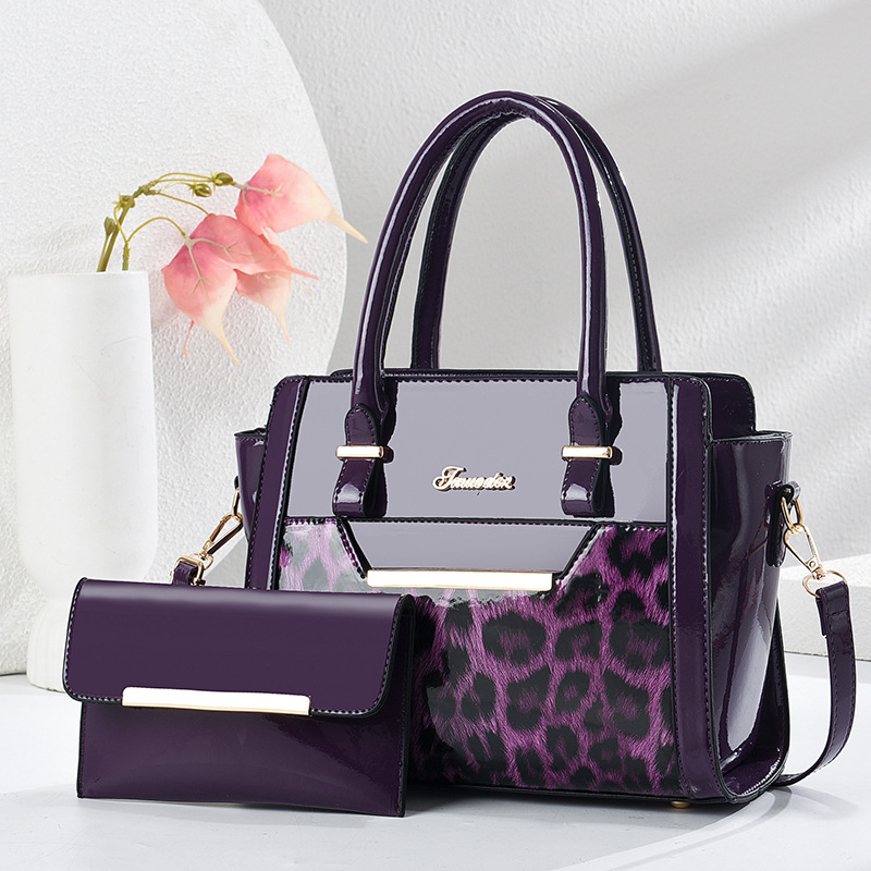 Simple and high-quality large bag, 2023 new trendy and fashionable women's bag, casual chain single-shoulder crossbody bag, leopard print mother and child bag details Picture