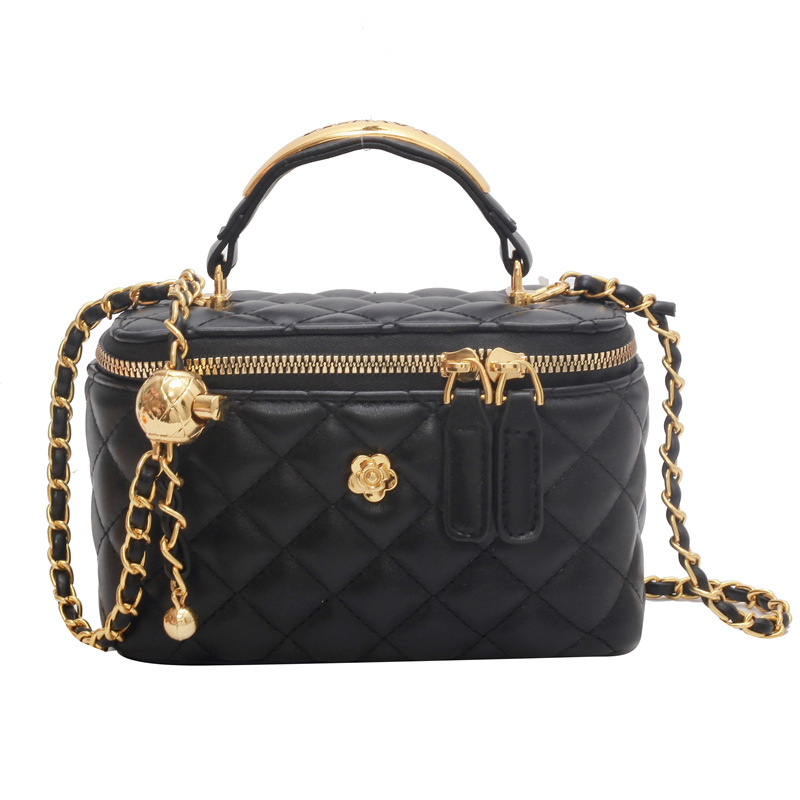 The diamond-patterned embroidered thread small bag for women, a new summer bestseller in 2025, is a chain crossbody bag that is extremely fashionable and popular Item Picture