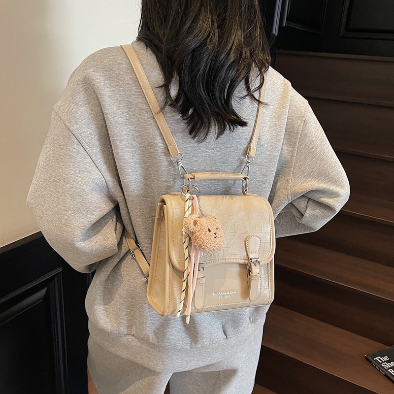 The 2025 new fashionable and stylish stone-patterned trendy handbag is a high-capacity backpack with a high-end feel for women Specification drawing